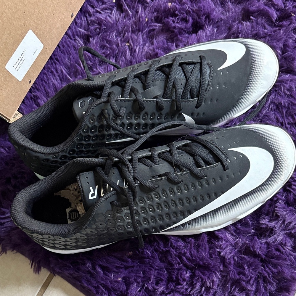 Nike FastFlex Black and White cleats size 11
